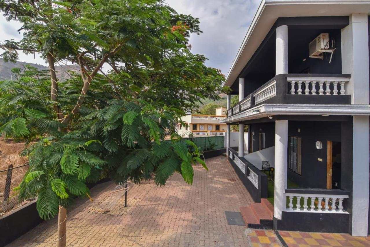 Empyrean Stay Ll 3Bhk Ll Black Horse Villa Ll Ac Ll Private Pool Ll Wifi II Lux Ll Лонавала Екстериор снимка