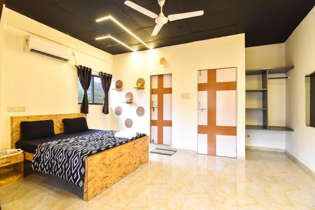 Empyrean Stay Ll 3Bhk Ll Black Horse Villa Ll Ac Ll Private Pool Ll Wifi II Lux Ll Лонавала Екстериор снимка